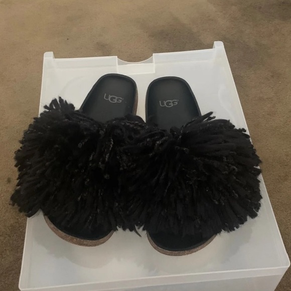 ugg slides size 7